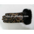 Lady leather gloves with fox fur